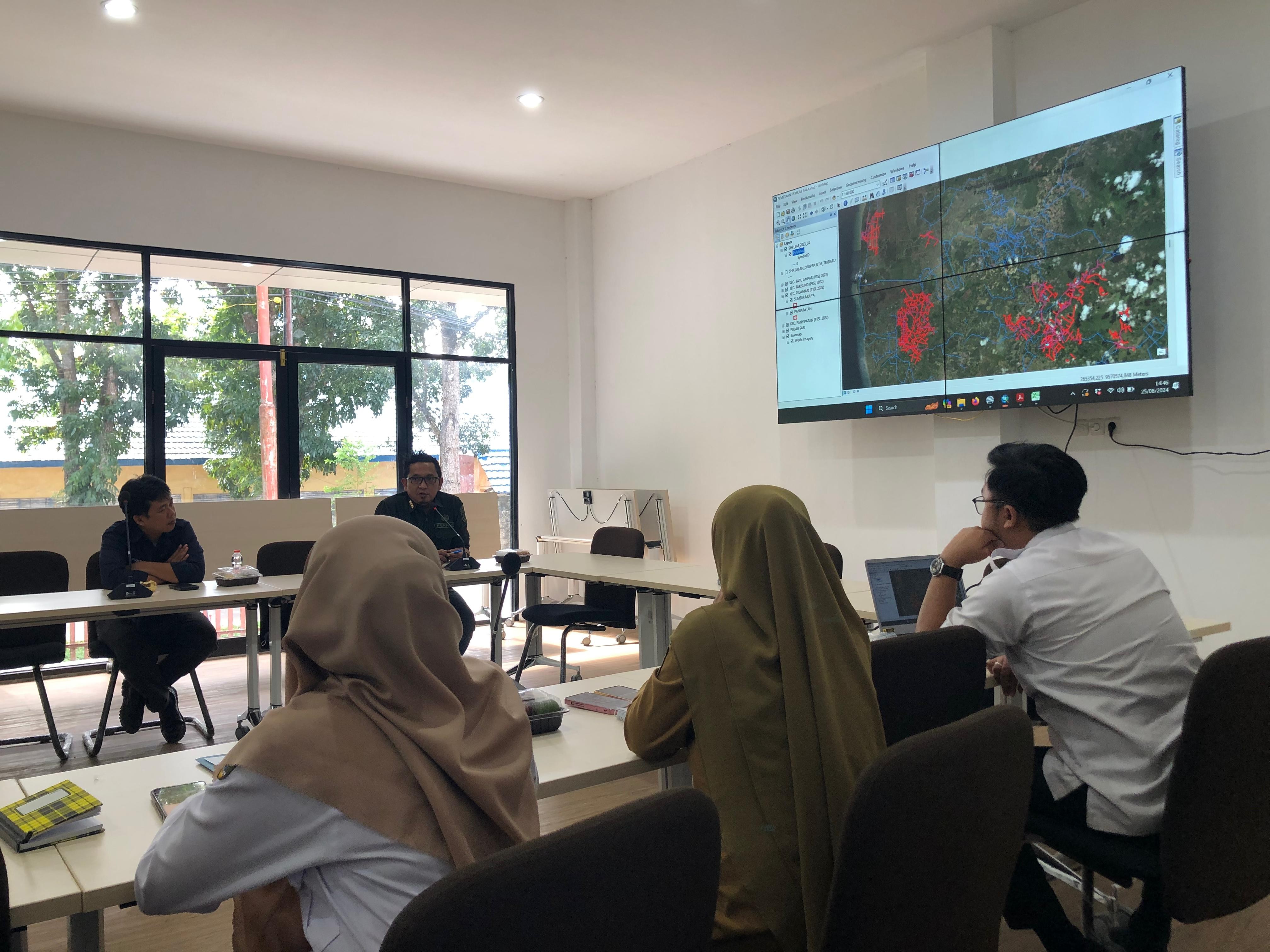 Rapat Percepatan Penyelesaian Identifikasi Tanah di Bawah Jalan Milik Pemkab Tanah Laut