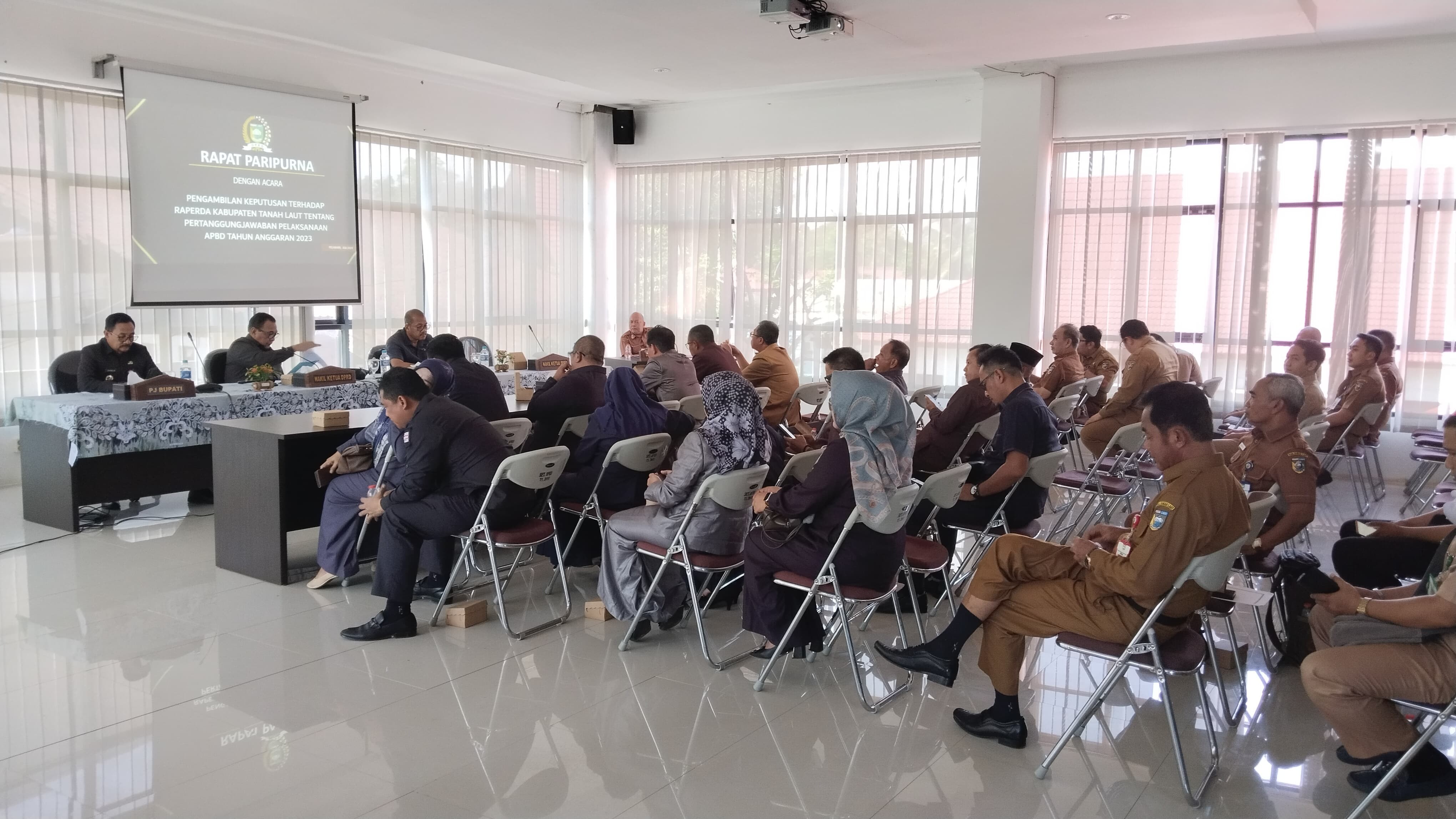 Rapat Paripurna bersama Badan Anggaran DPRD Kabupaten Tanah Laut